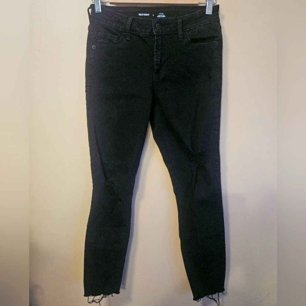 Old Navy Women's Size 4 Mid Rise Rockstar Super Skinny Distressed Raw Hem Black